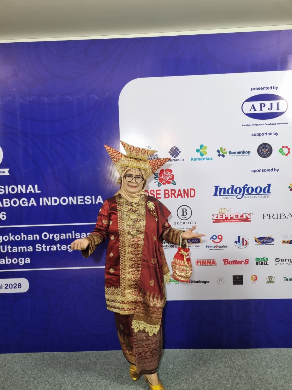 Ibu Hj. Ermaneli - Owner Rendang Uni Lili